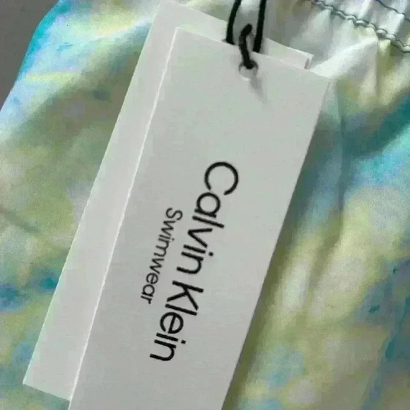 Men's Calvin Klein, extra large multicolored lined bathing suit. NWT - Picture 16 of 16